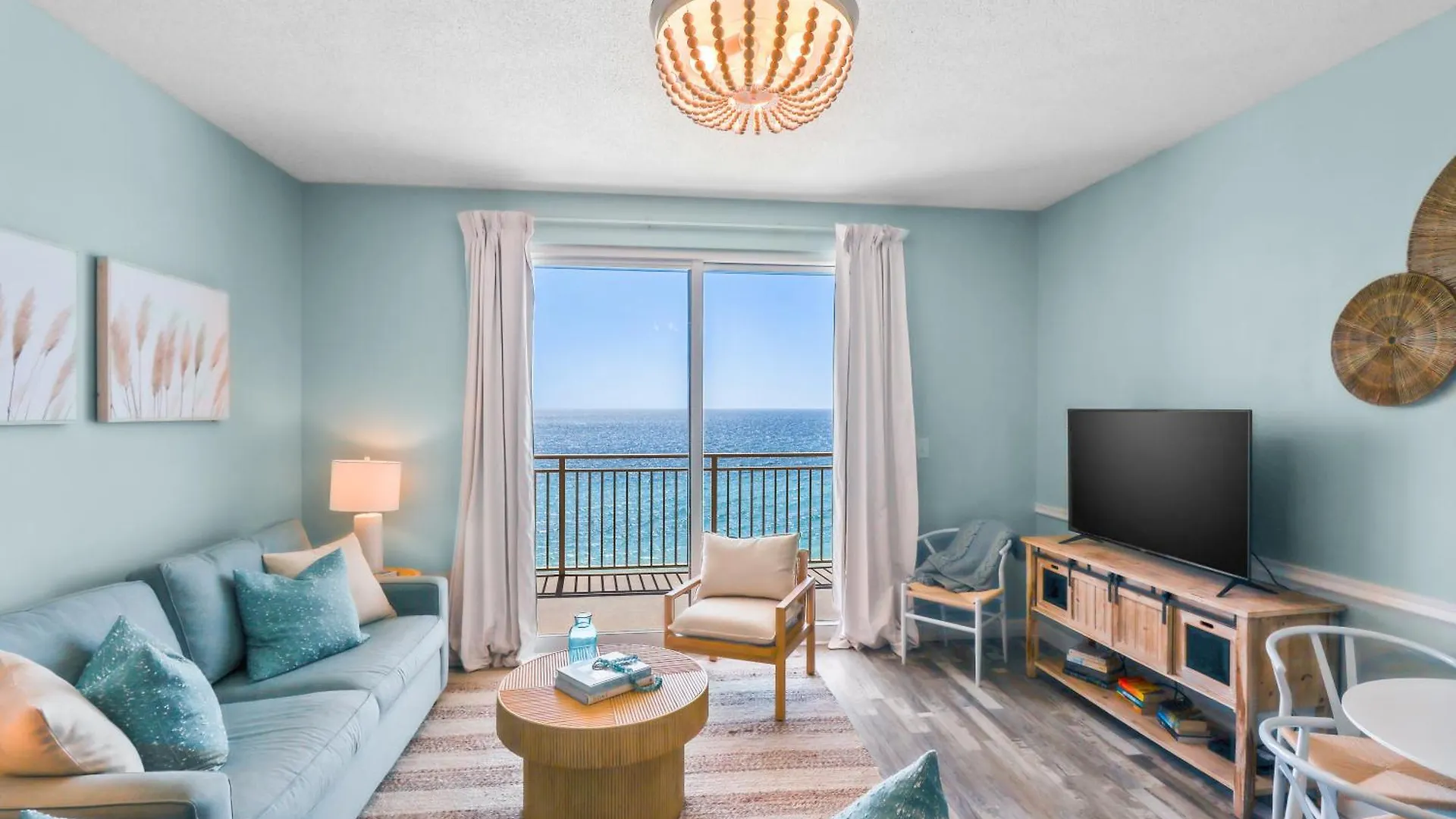 Beach Front Close To Attractions Condo- Zenwave Retreat Panama City Beach