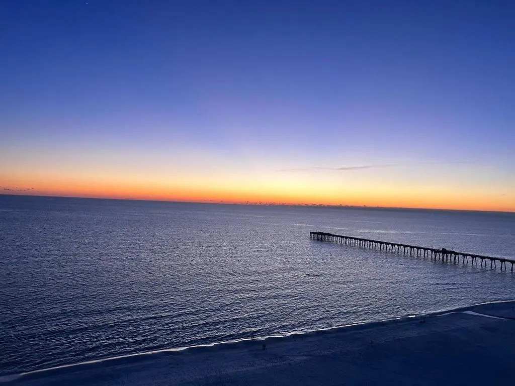 Beach Front Close To Attractions Condo- Zenwave Retreat Panama City Beach