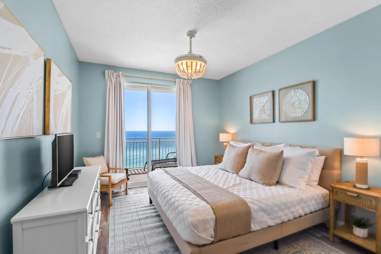 Beach Front Close To Attractions Condo- Zenwave Retreat Panama City Beach Apartment