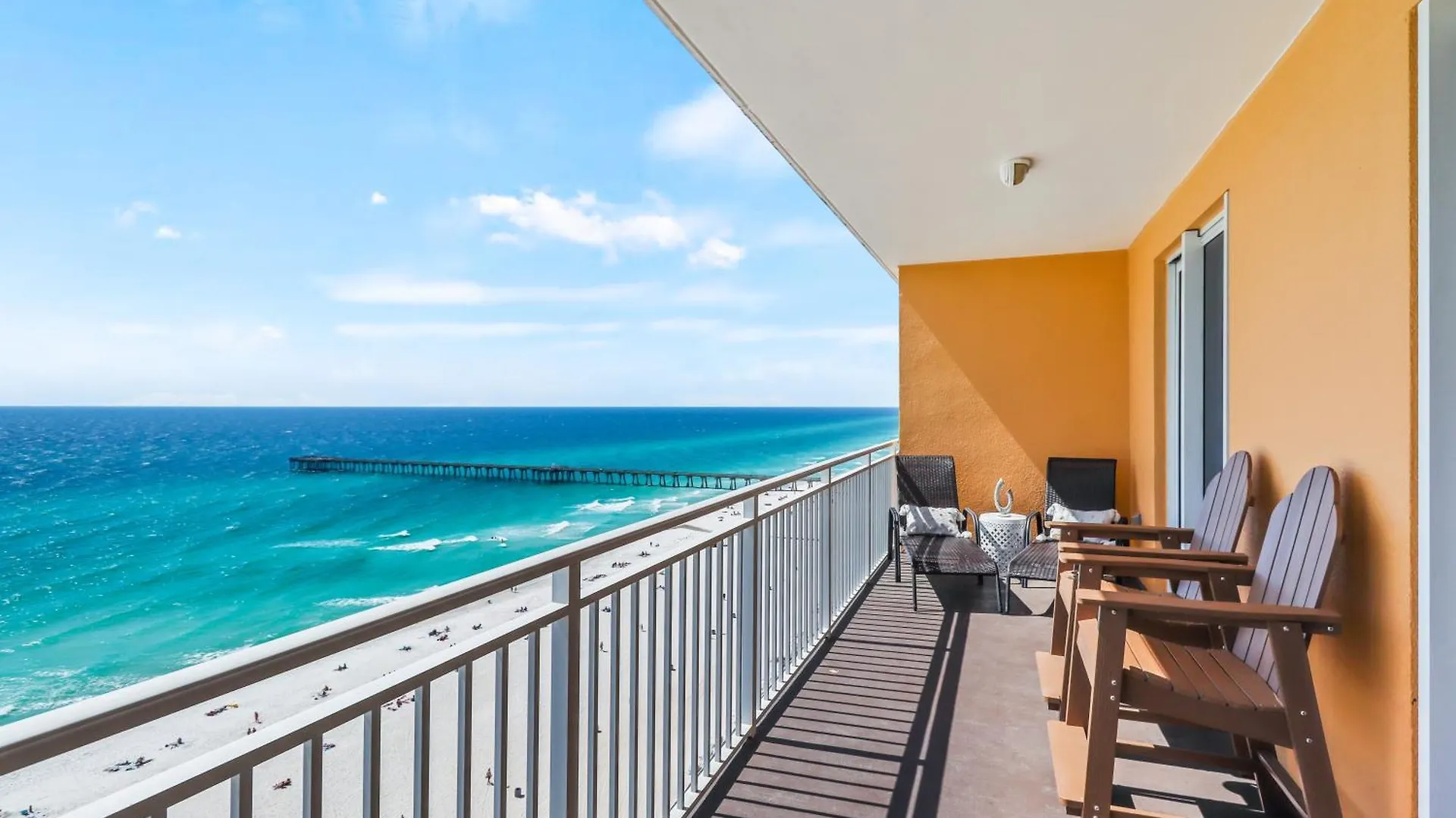 Beach Front Close To Attractions Condo- Zenwave Retreat Panama City Beach Apartment